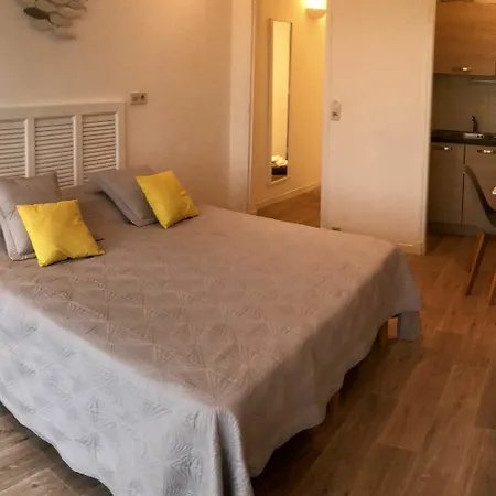 Holiday home Meublee Studiotel *